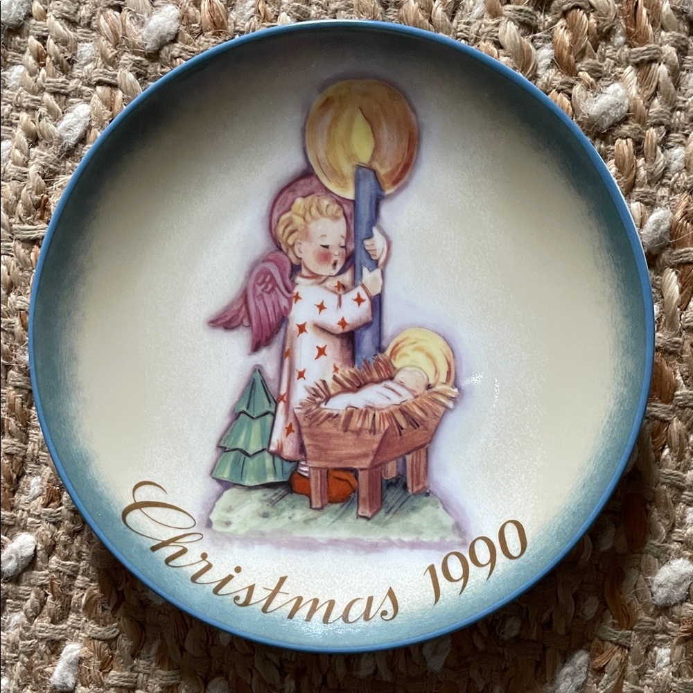Hummel-Charming Christmas 1990 Angel Decor Plate